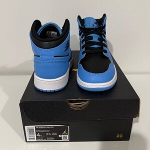 Nike Jordan Mid 1 Kid’s Shoe